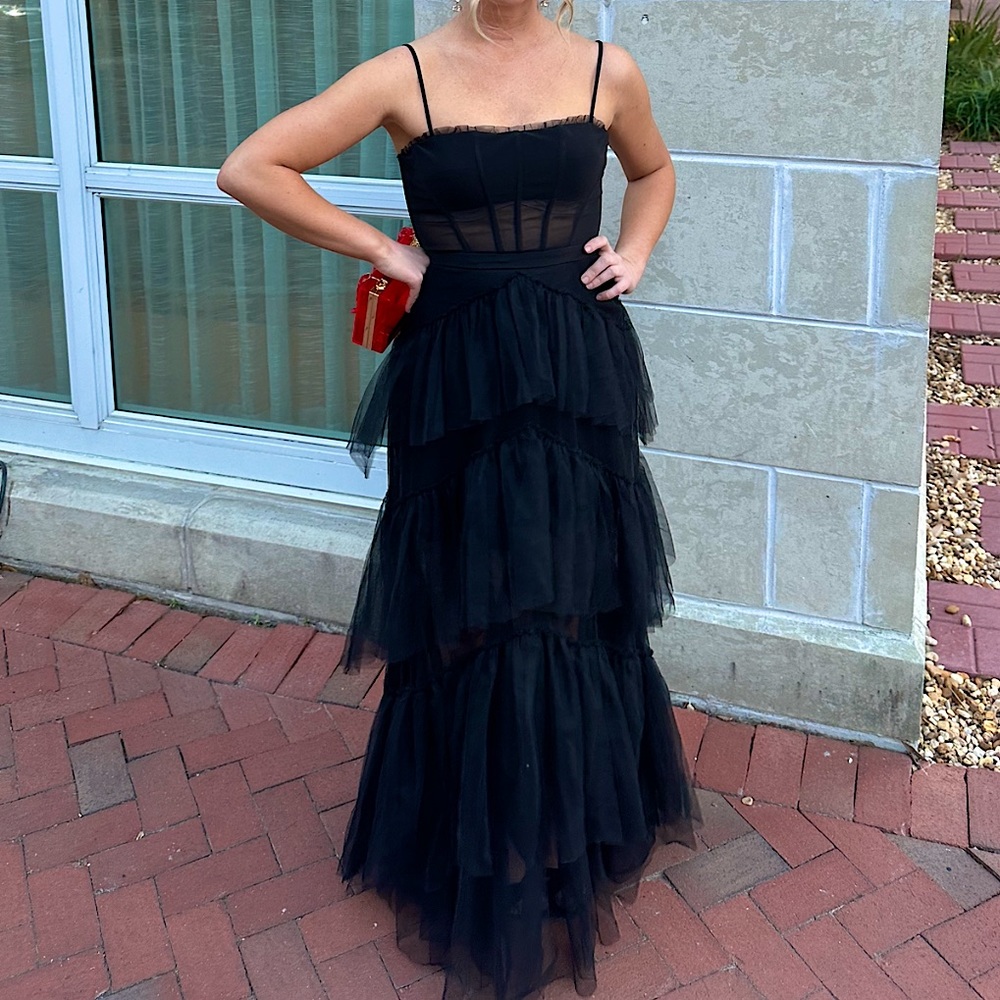 BCBG MAXAZRIA OLY TIERED RUFFLE TULLE EVENING GOWN